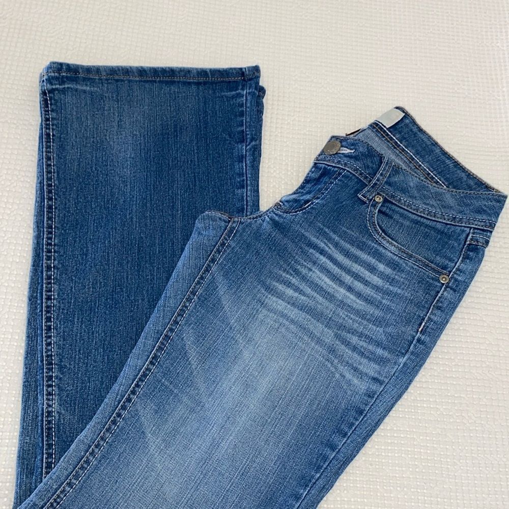 Low Rise Mid Rise Bootcut Jeans